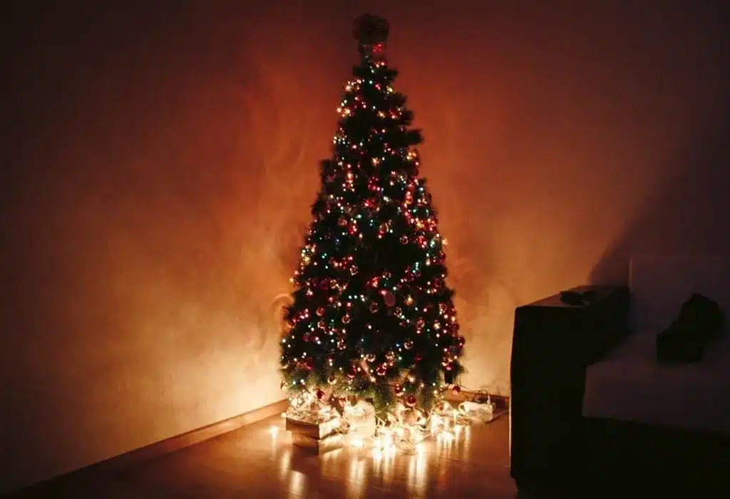 Christmas Tree,cosy Christmas aesthetic