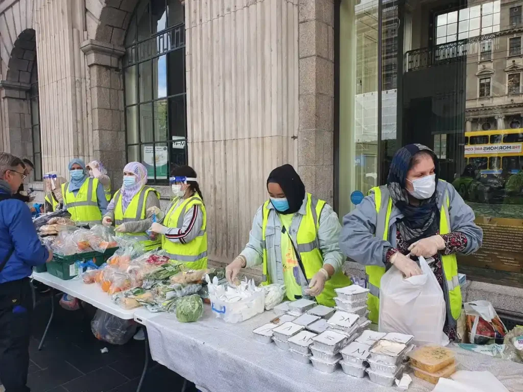 The Muslim Sisters of Éire-Dublin's Christmas Charity Feasts