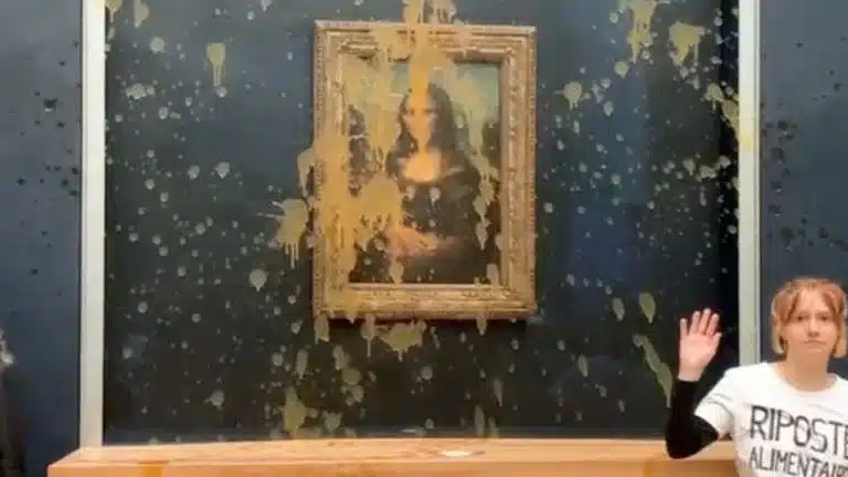 Environmental Activists Throw Soup at Mona Lisa in Paris