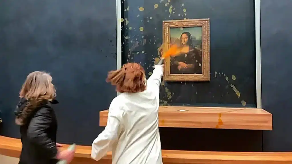  Soup at Mona Lisa Painting
