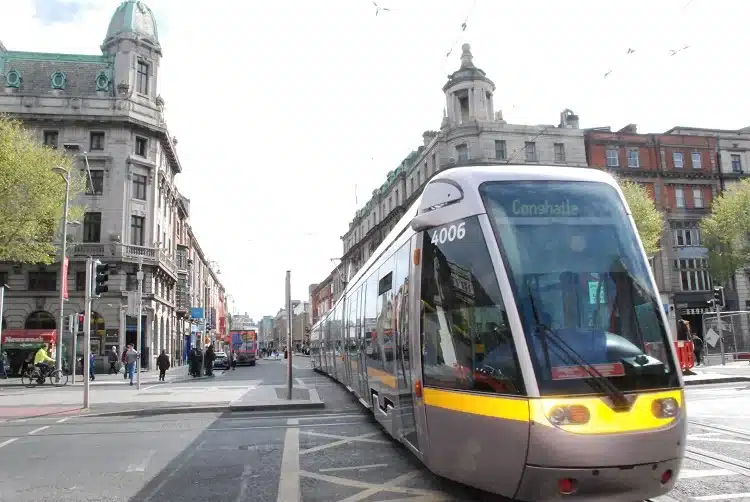 Tram Dublin-Explore Ireland Without Car