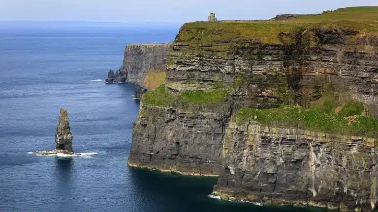 Young woman tragically loses life in fall at Cliffs of Moher in Co Clare