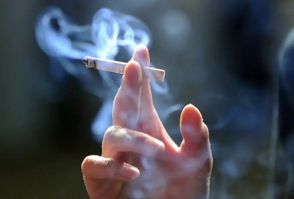 legal smoking age to be 21 in Ireland according to a proposed new legislation