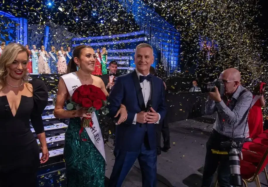 Keely O'Grady Crowned 2024 International Rose of Tralee in Historic Win for New Zealand 2024 International Rose of Tralee