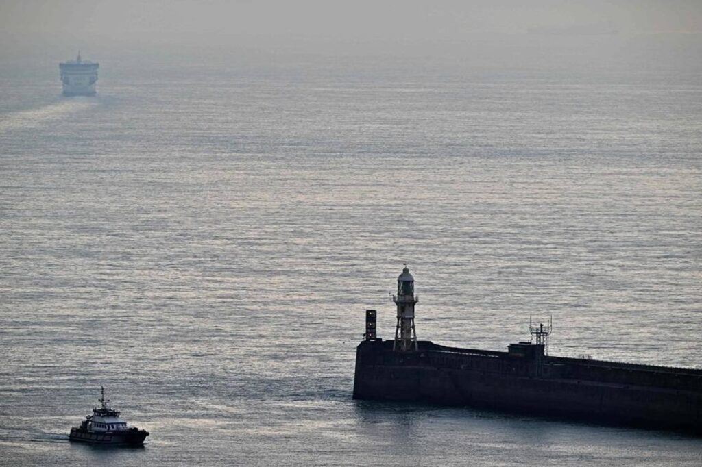French Authorities Confirm Death of Eight Migrants in Failed English Channel Crossing