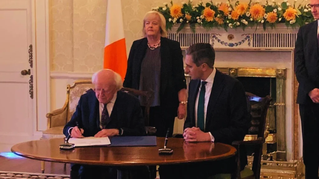 33rd Dáil Dissolved By President Higgins Ireland Prepares For The Elections 
