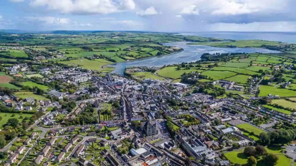 The Best Coastal Towns in Ireland: Explore the Shores Clonakilty: Surf, Festivals, and Fun for Families