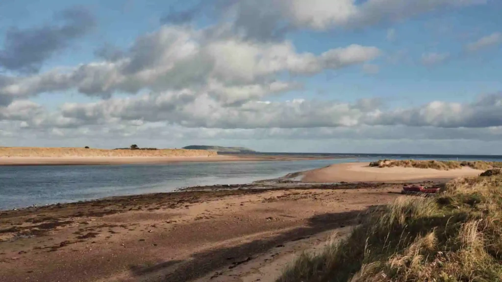 Top 25 Walks in Dublin: A Guide to the Best Walks in Dublin Dún Laoghaire & Malahide Beaches