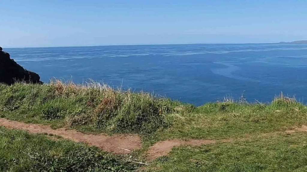 Bog of Frogs Loop: Hike Howth Head Walk and Hiking Guide Inland Climb, Ben Of Howth Return