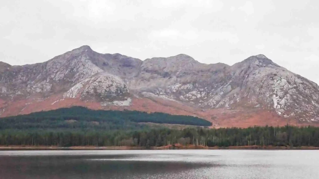 Glencoaghan Horseshoe Hiking Loop | Twelve Bens Connemara Guide Derryclare