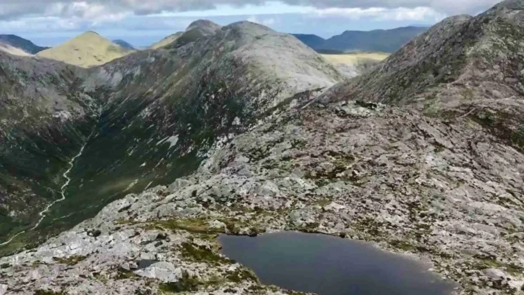 Glencoaghan Horseshoe Hiking Loop | Twelve Bens Connemara Guide Bencollaghduff