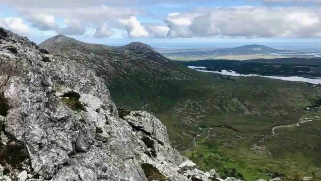 Glencoaghan Horseshoe Hiking Loop | Twelve Bens Connemara Guide Bencorr