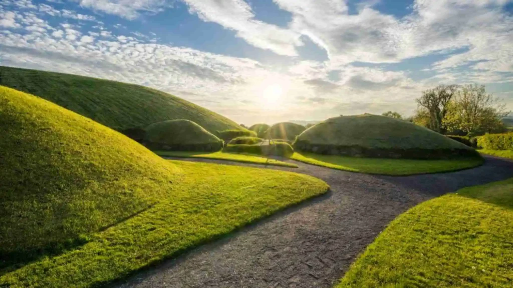 Top 30 Unforgettable Holiday Destinations in Ireland Boyne Valley & Newgrange