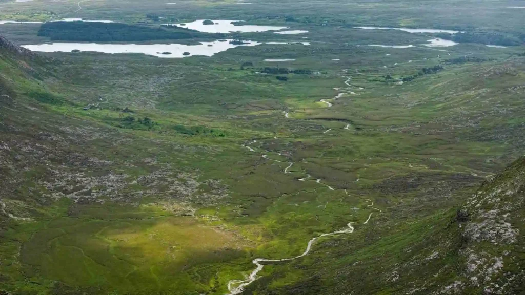 Glencoaghan Horseshoe Hiking Loop | Twelve Bens Connemara Guide Glencoaghan Horseshoe