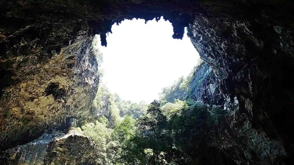 Hidden Gems in Ireland: Explore Beyond the Crowds Castles, Caves, and Ancient Ruins