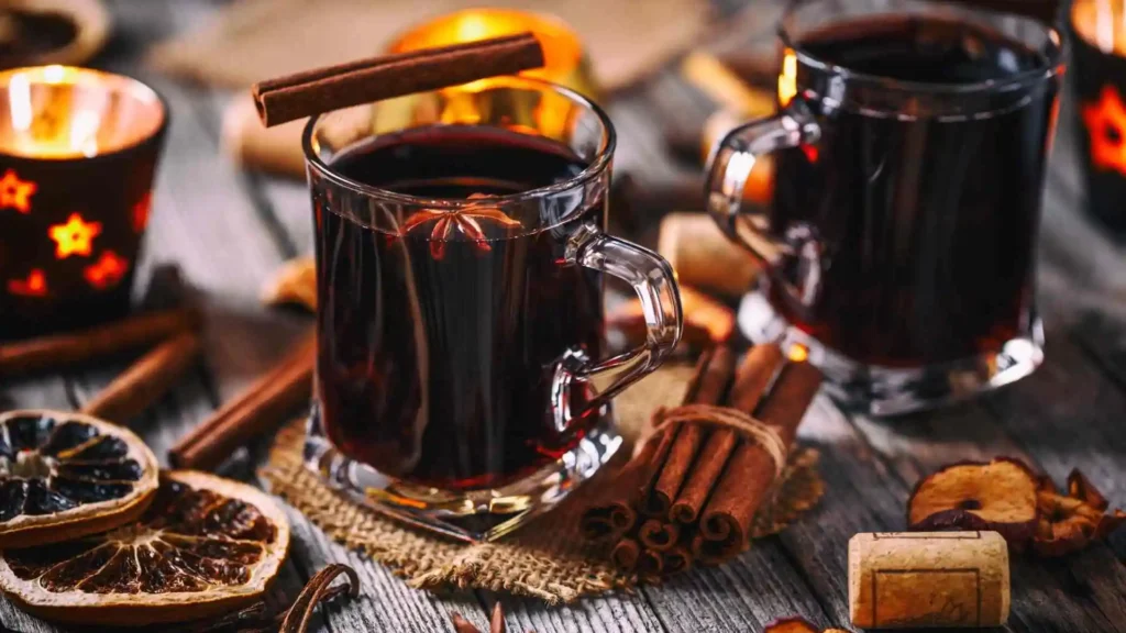 Irish Christmas Food: Full Menu, Sweets & Customs For A Perfect Meal Mulled wine and local tipples