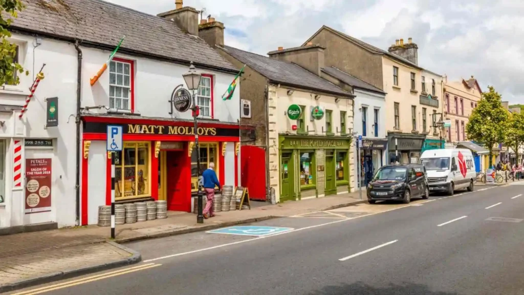 Best Westport Pubs for Food, Drinks, and Live Music Matt Molloy’s