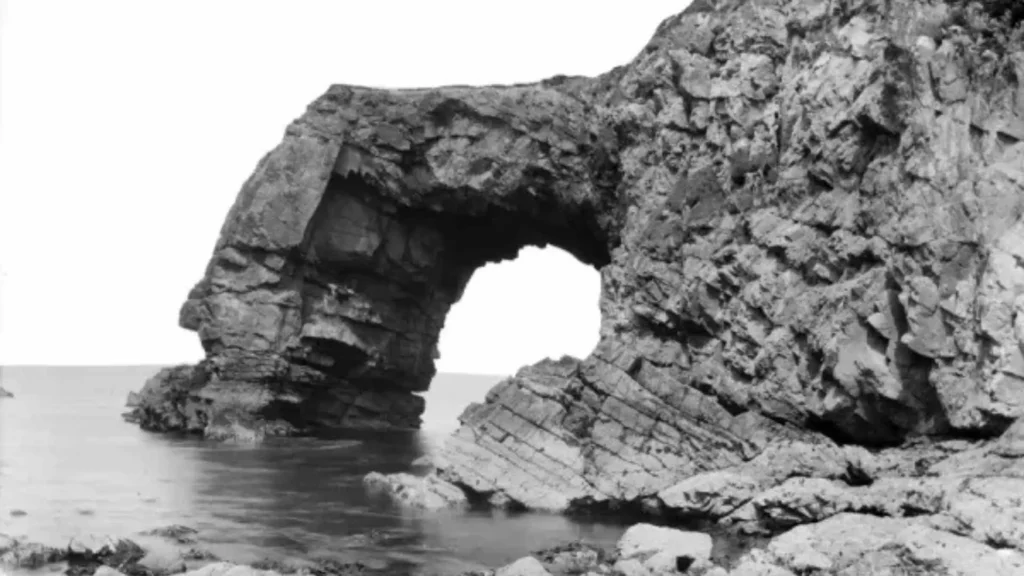 Portsalon Beach | A beach that looks straight out of a postcard Great Arch at Portsalon Beach