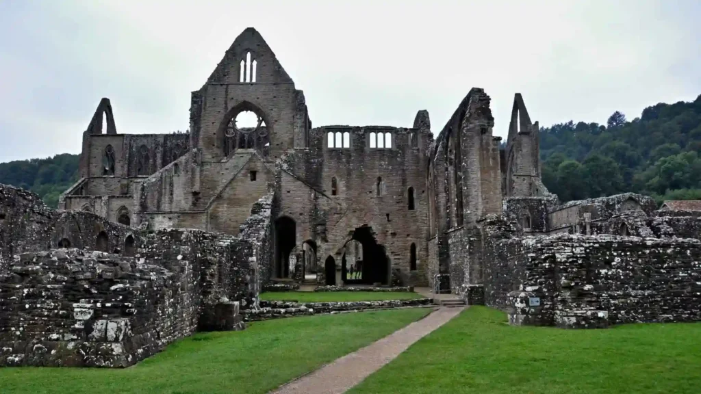 Hook Peninsula | The Wexford attraction most tourists completely miss out Tintern Abbey