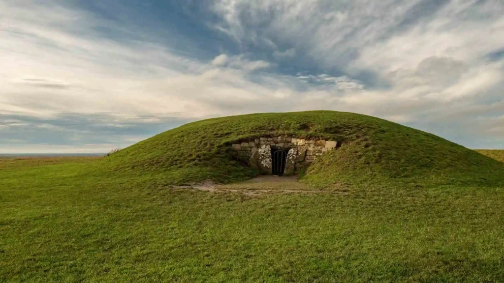 Dumha na nGiall (The Mound of the Hostages)