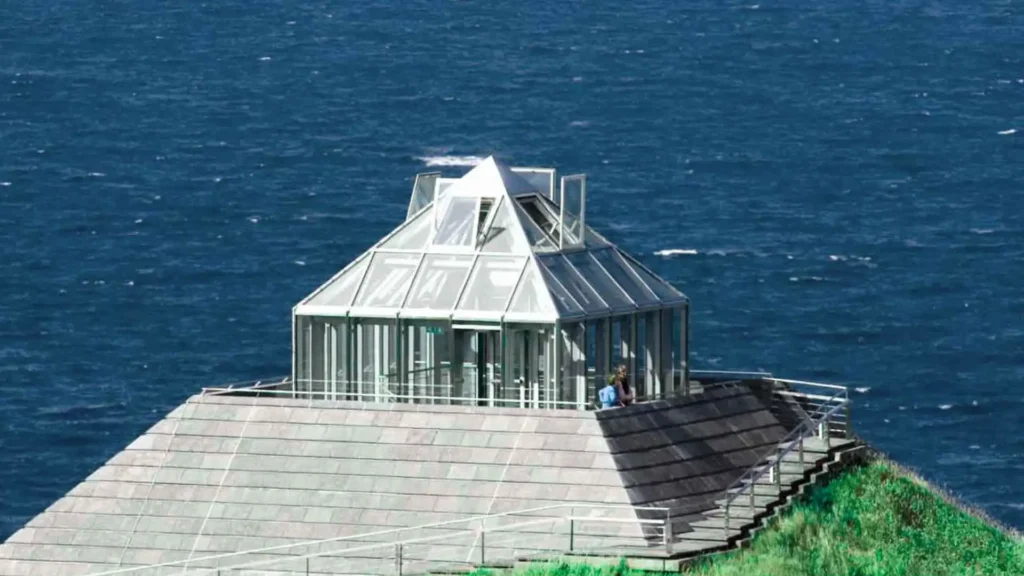 The visitor centre and panoramic viewing platform